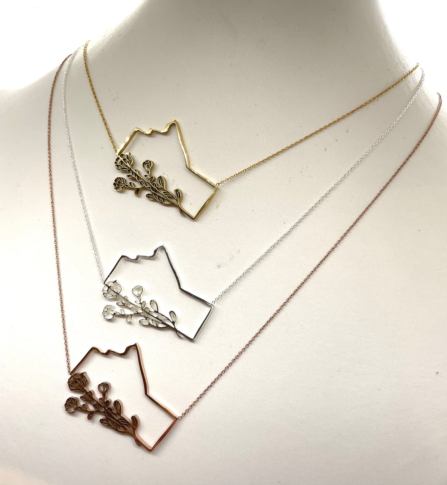 Manitoba Floral Necklace