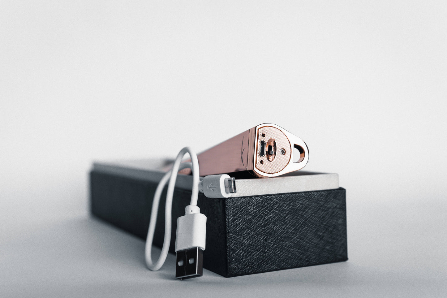 SLEEK Sizzle Lighter